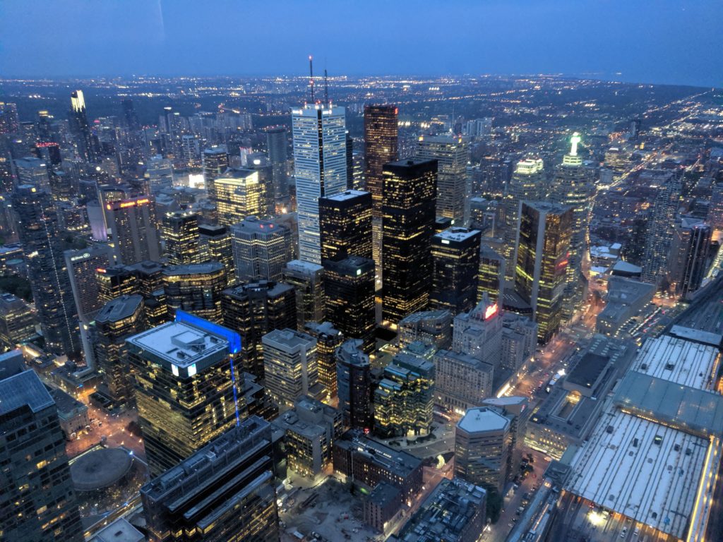 The view of Toronto from CN tower at night