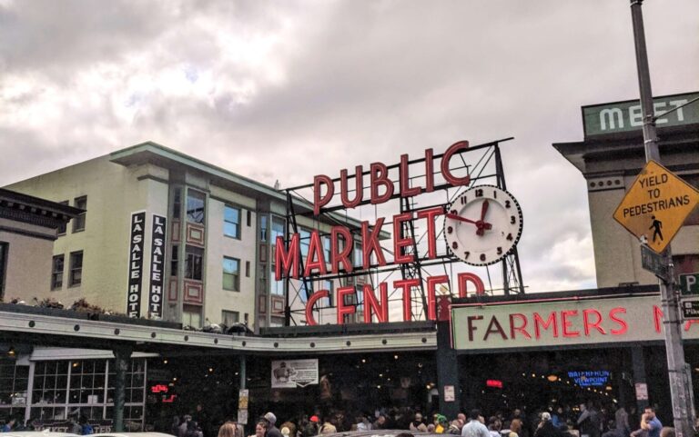 What to Eat at Pike Place Market in Seattle