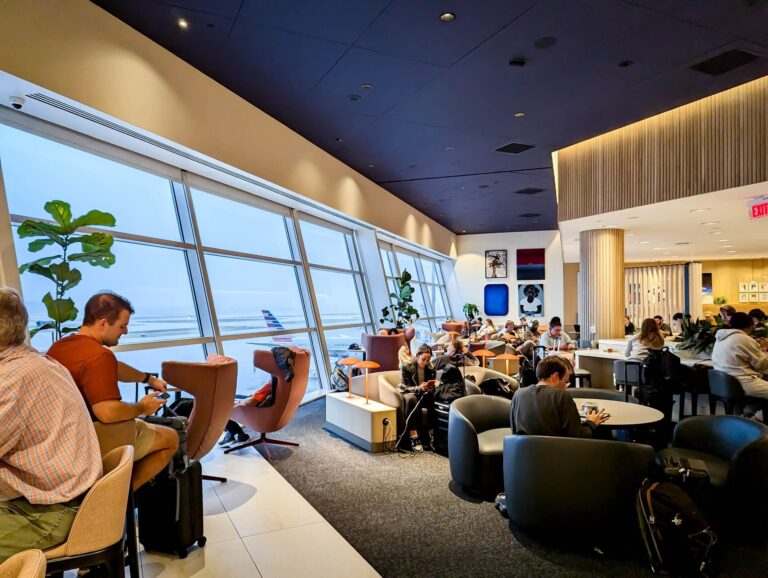 DFW Capital One Lounge Review From a First-Time Lounge Visitor
