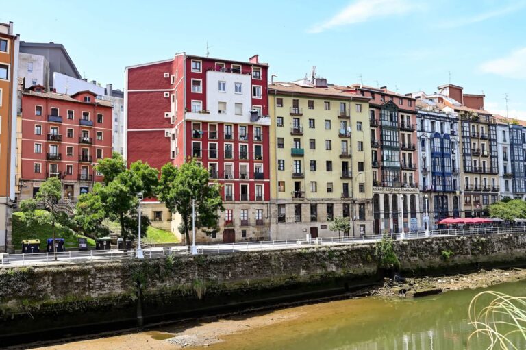 3-Day Bilbao Itinerary: Discover the City’s Best Pintxos, Museums & Architecture