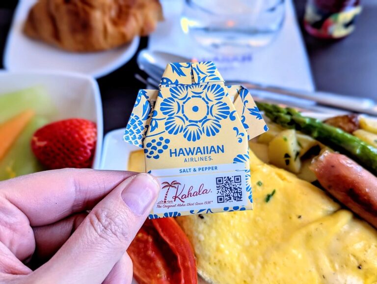 Hawaiian Airlines First Class Review: A321neo OAK to OGG (Is the Bid Up Worth It?)